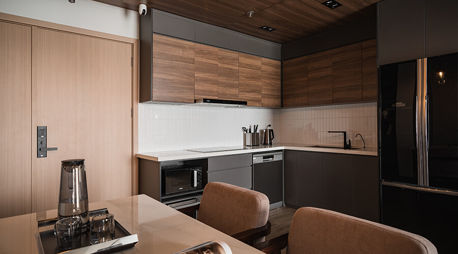 Modern L-shaped Gray Lacquered Cabinets with Wood Grain Tall Cabinets
