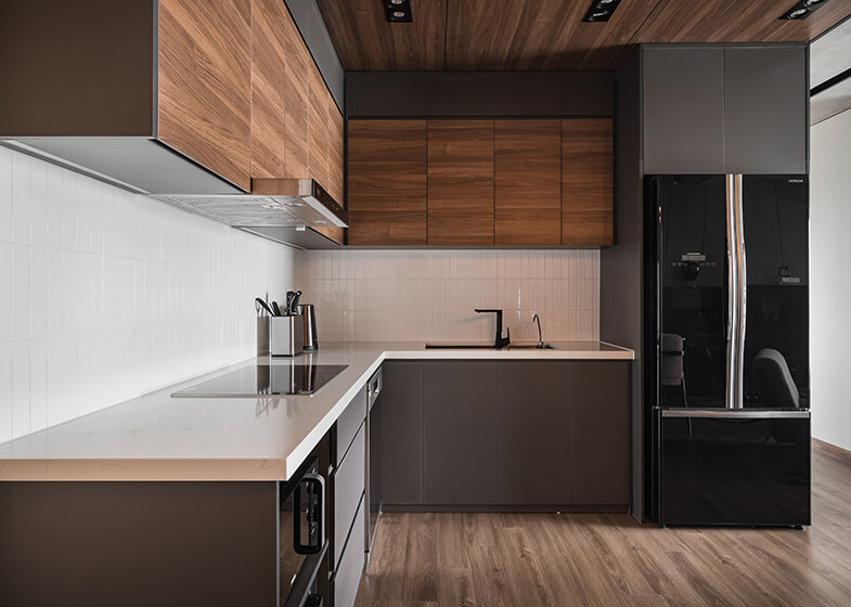 Modern L-shaped Gray Lacquered Cabinets with Wood Grain Tall Cabinets