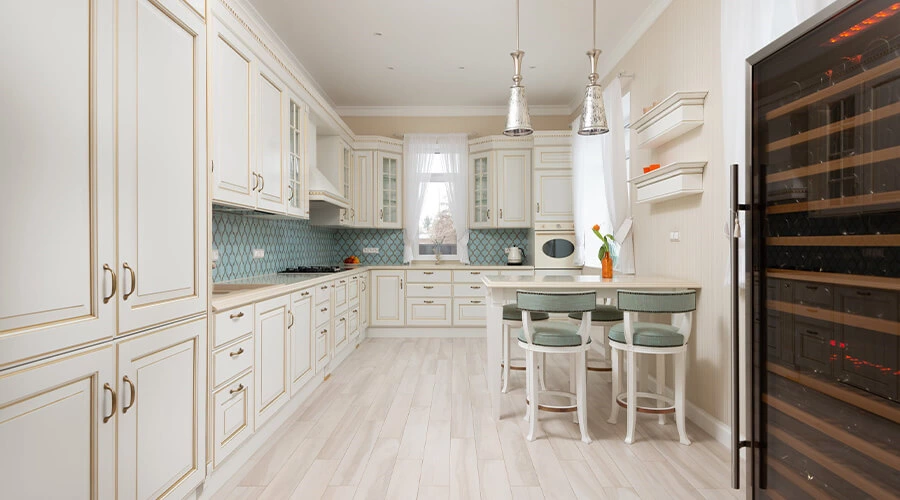 Cream White Sharker Doors Solid Wood Classic Kitchen Design