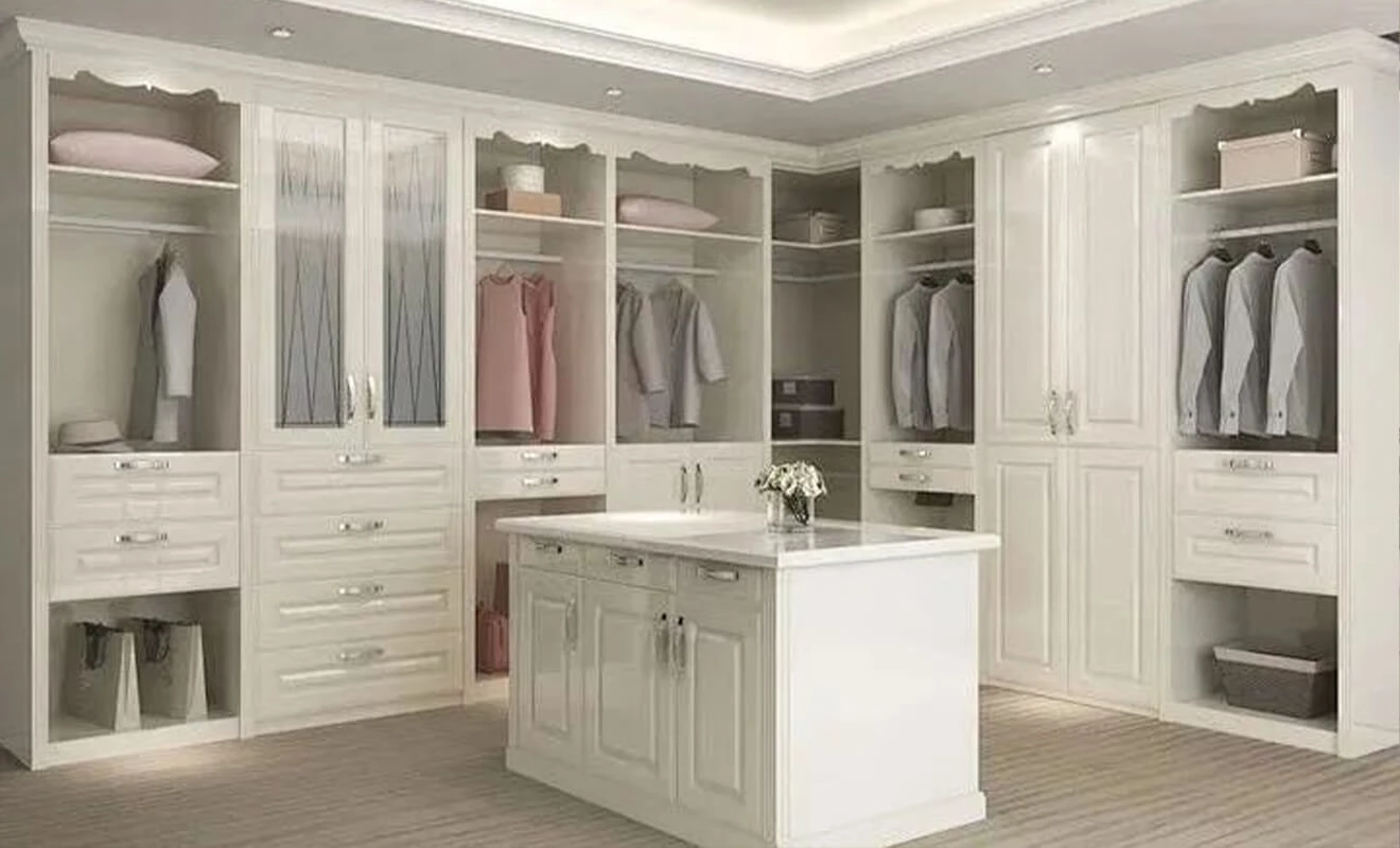 7 Types of Stylish Walk-In Closets for Every Home