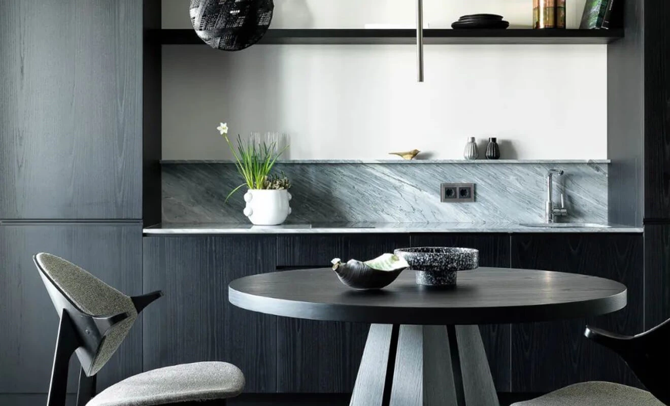 Inspirations to Make a Black Kitchen Work for You