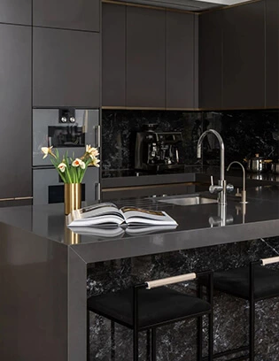 Inspirations to Make a Black Kitchen Work for You